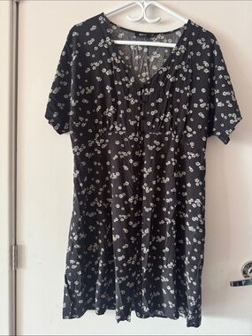 Reitmans Black Dress with Daisy Print